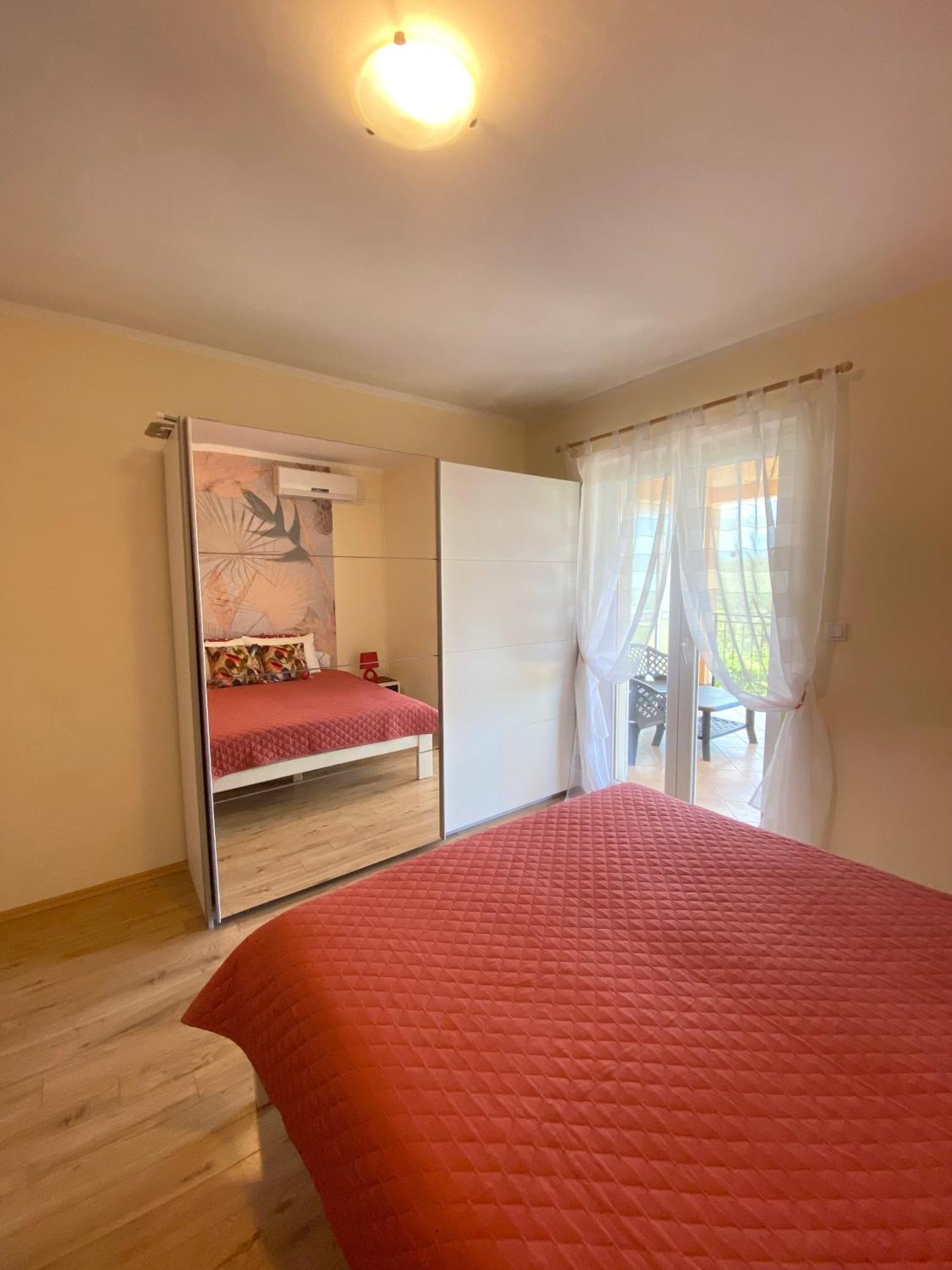 טיווט Apartments Villa Viktoria מראה חיצוני תמונה