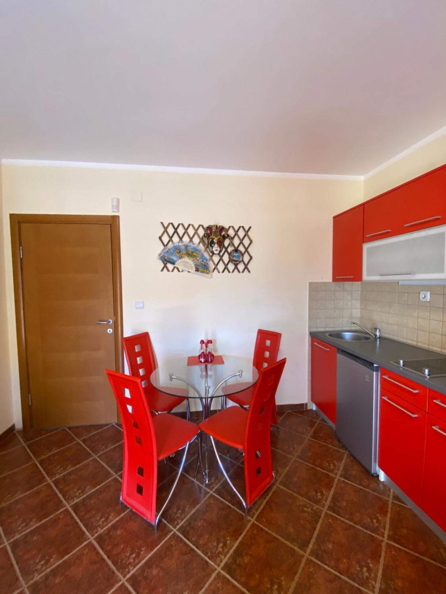 טיווט Apartments Villa Viktoria מראה חיצוני תמונה