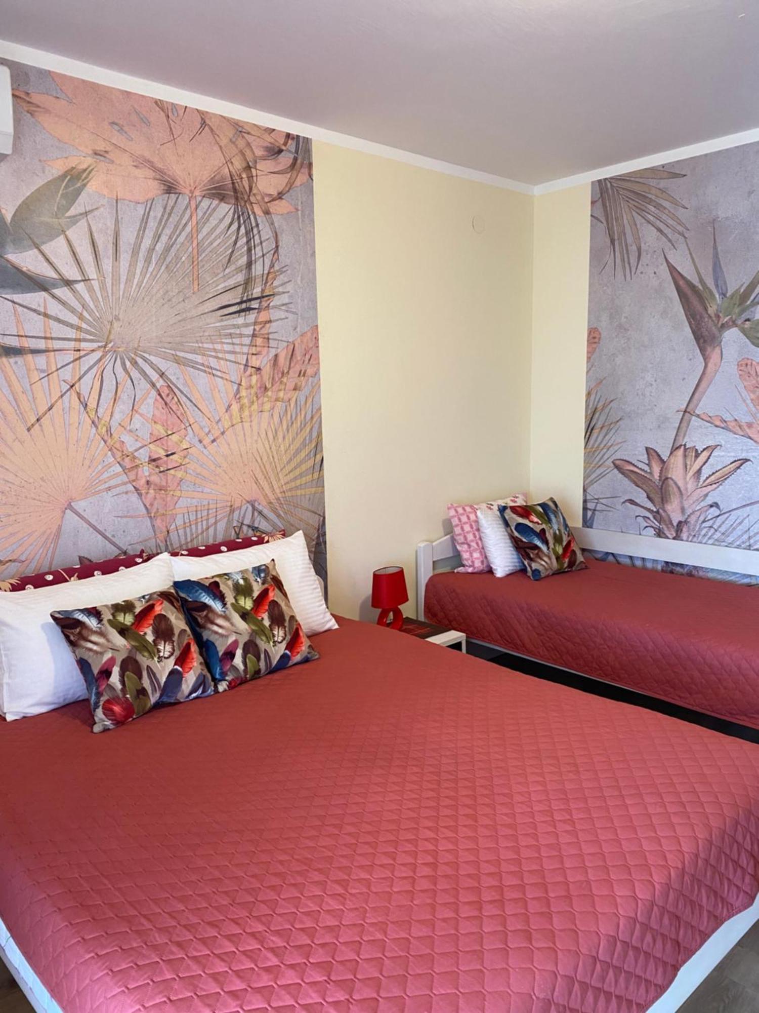 טיווט Apartments Villa Viktoria מראה חיצוני תמונה