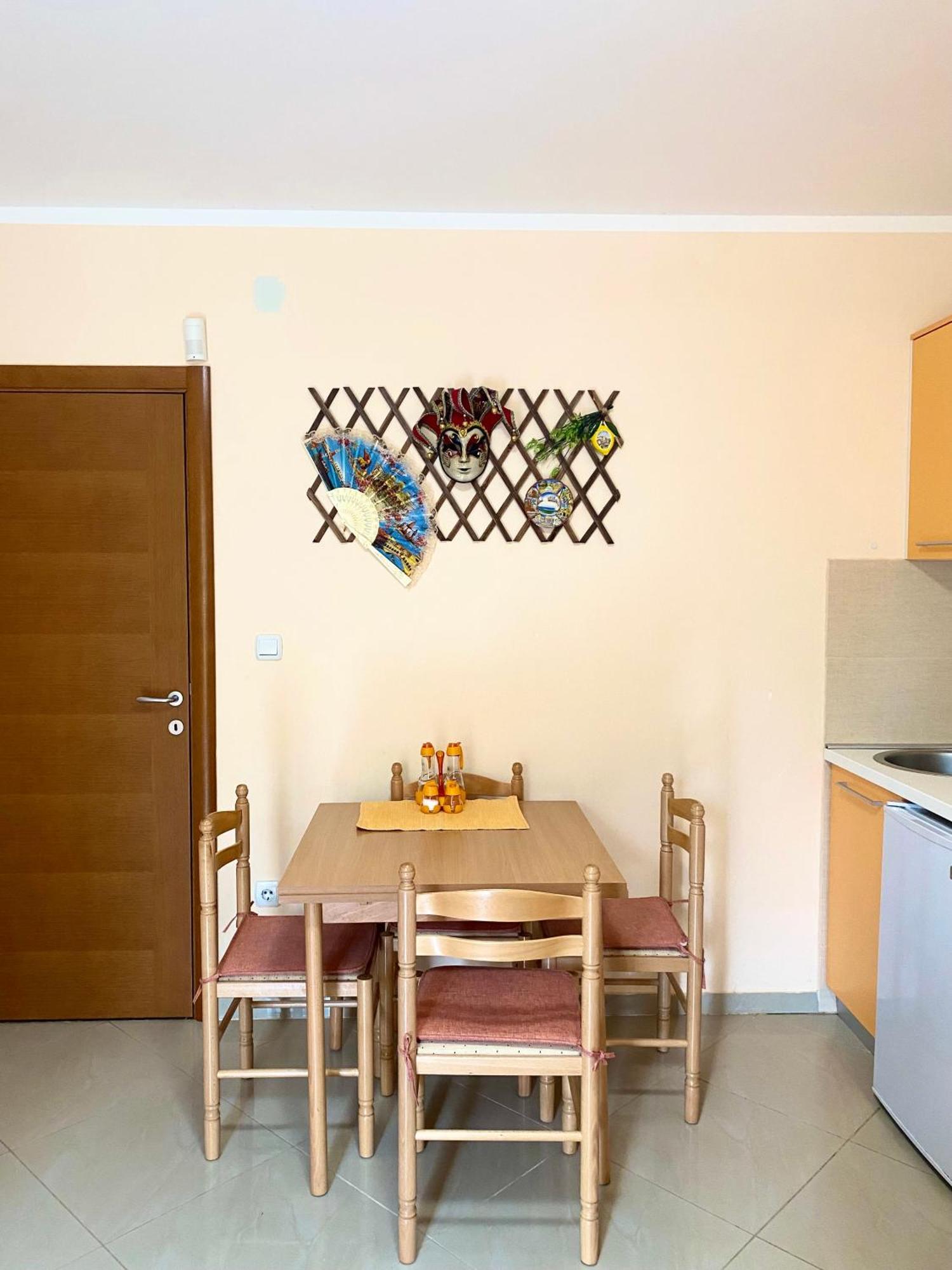 טיווט Apartments Villa Viktoria מראה חיצוני תמונה