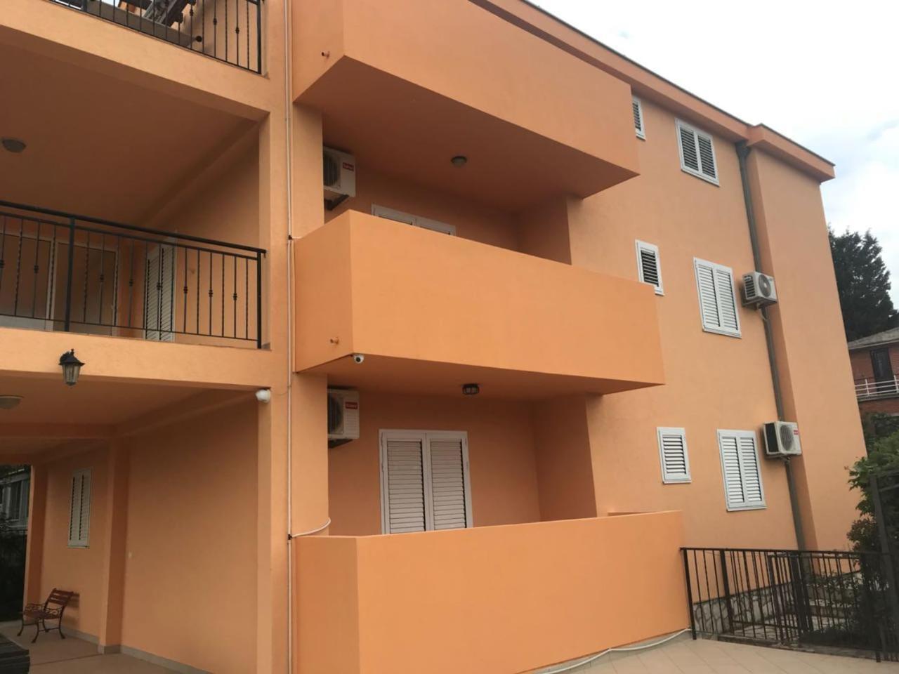 טיווט Apartments Villa Viktoria מראה חיצוני תמונה