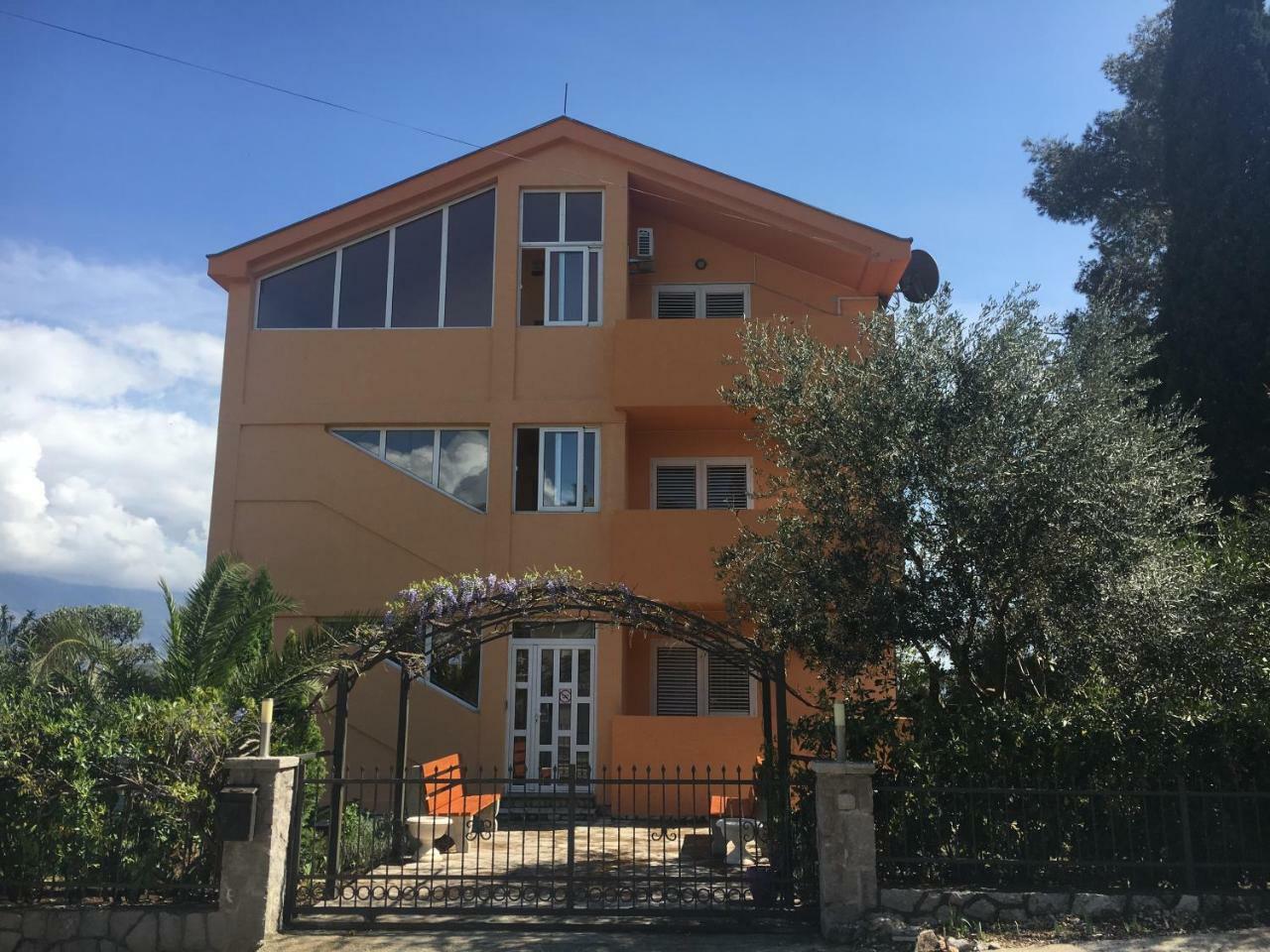 טיווט Apartments Villa Viktoria מראה חיצוני תמונה