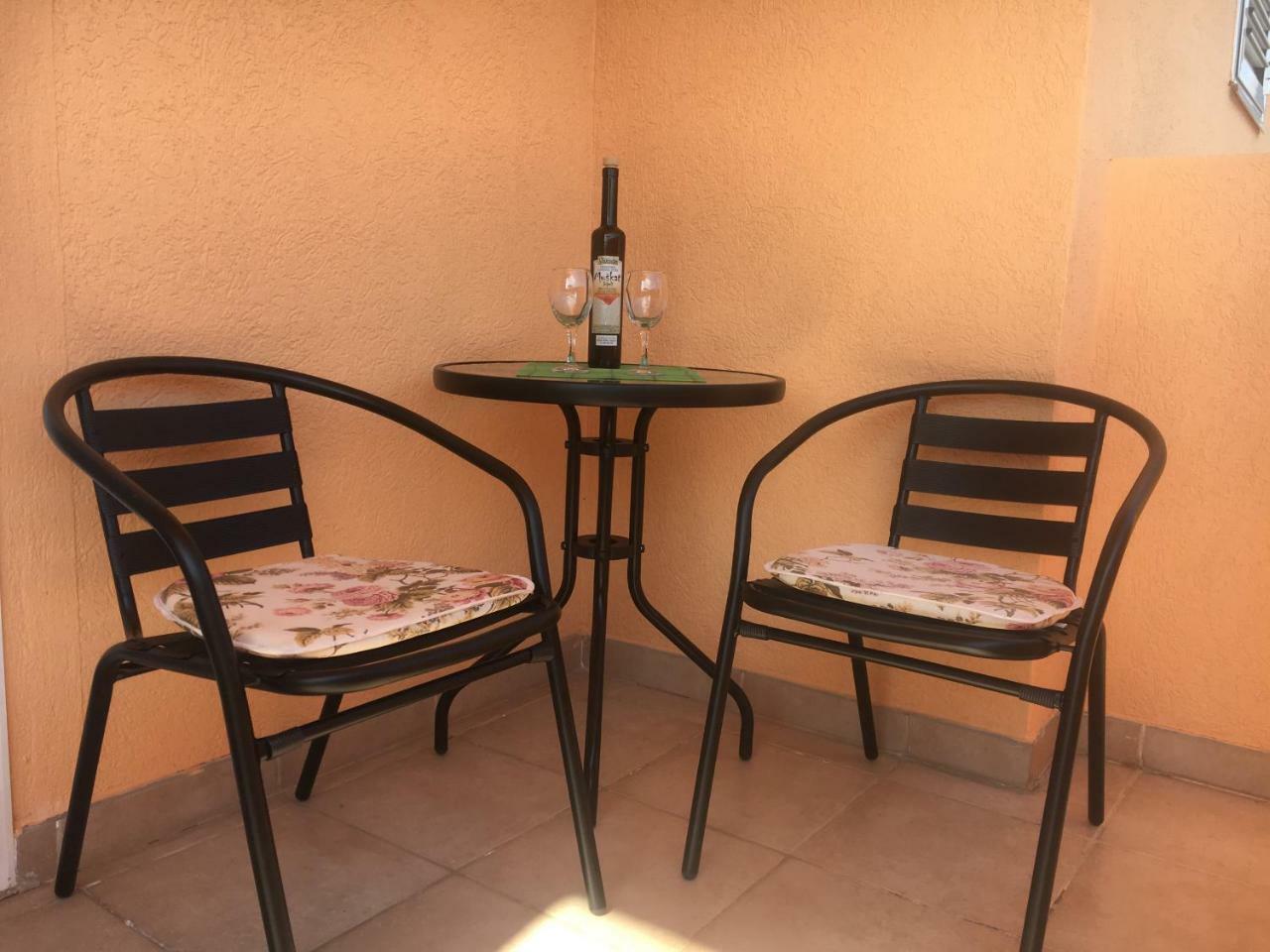 טיווט Apartments Villa Viktoria מראה חיצוני תמונה